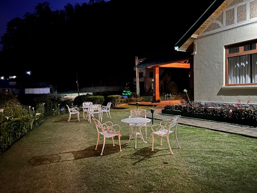 Tea Bush Hotel - Nuwara Eliya