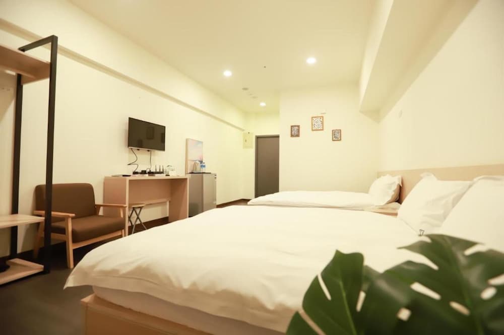 Hula Hotel - Hostel