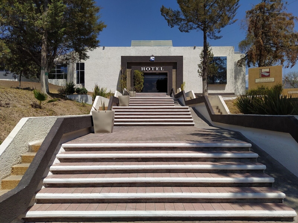 Pachuca Vacations - Hotel Universitario UAEH - Property Image 4