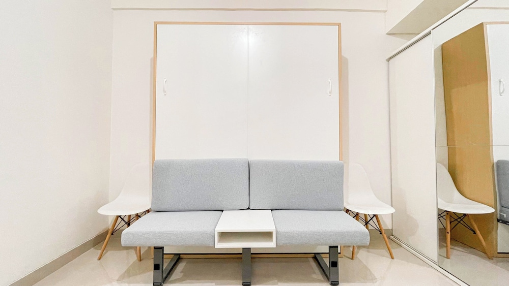 Basic Studio (No Kitchen) Near Unhas Bandaraya - Tallasa City Makassar Apartment