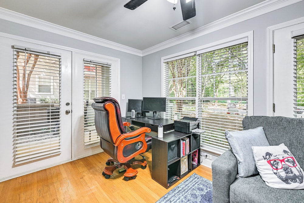 1/2 Mi to Bank of America Stadium: Uptown Condo!