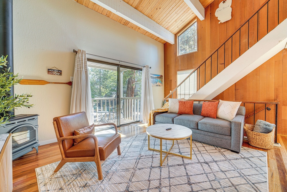 5 Mi to Northstar Skiing: 'bear Den' Home w/ Decks view 4