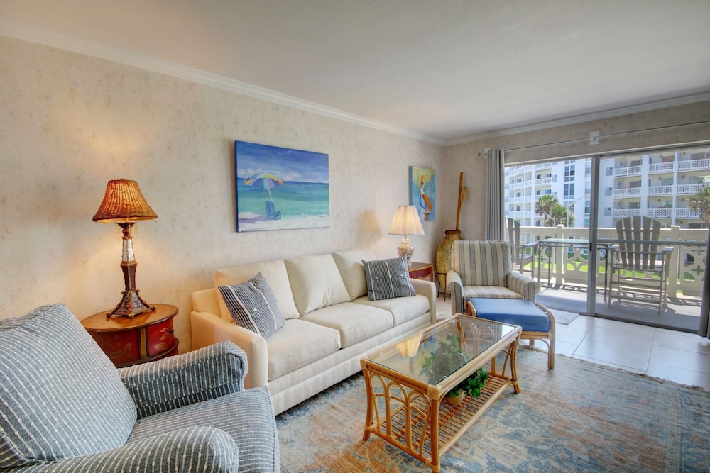338 El Matador 2 Bedroom Condo by RedAwning