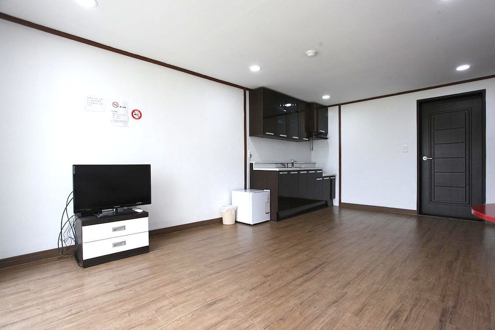 Geomunoreum Hostel