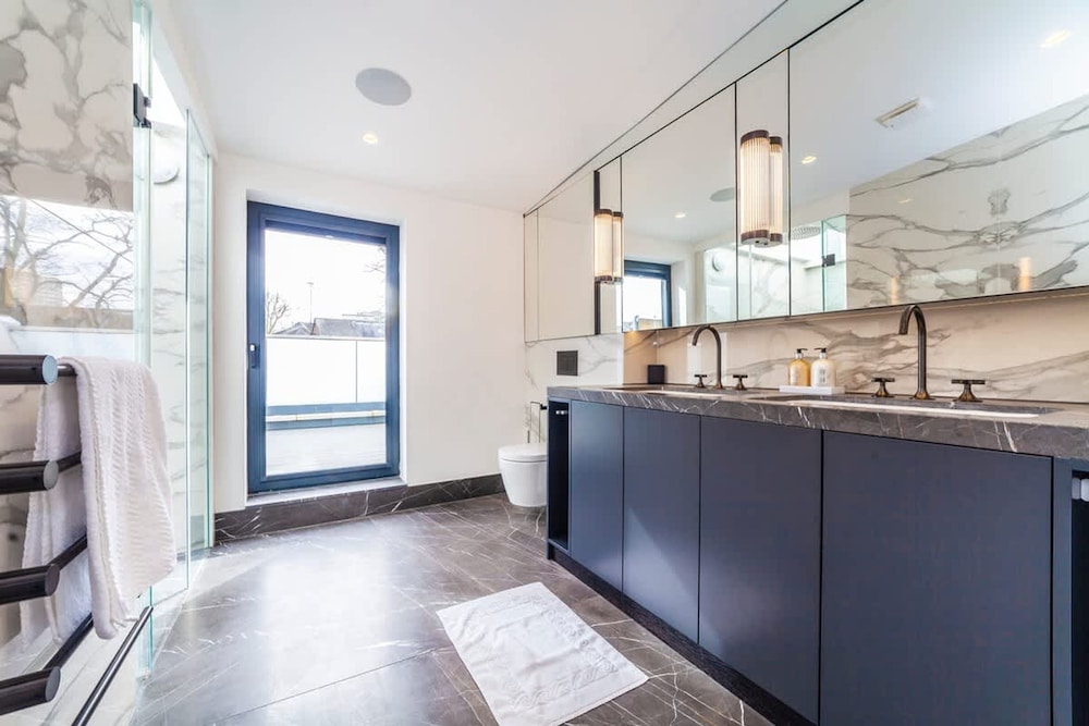 Luxury 3 BDR House With Garden Next to Battersea Park