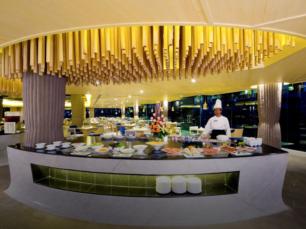 Graceland Khaolak Beach Resort