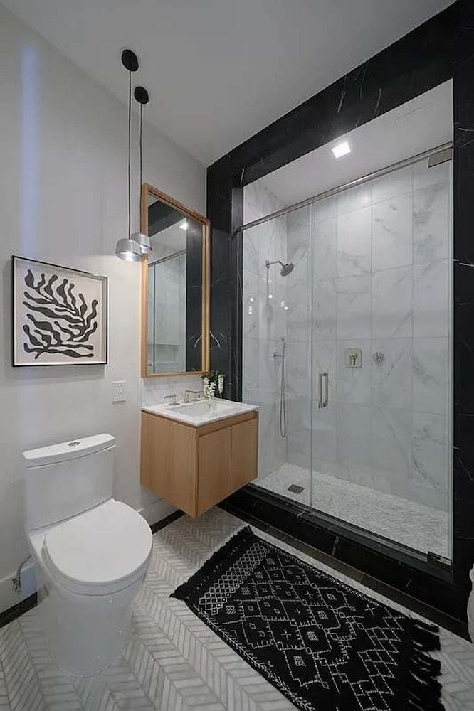 Gilded Loft by Rove Travel 2BR Vibrant Loft