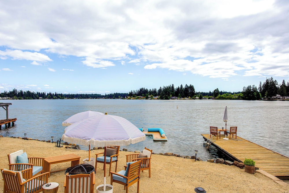 Lake Spanaway Retreat: Home w/ Private Beach!