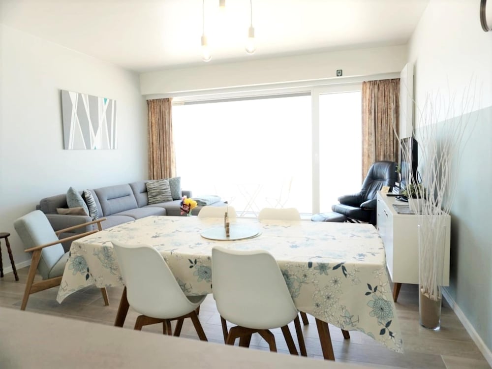 Apartment in Wenduine With Sea Views