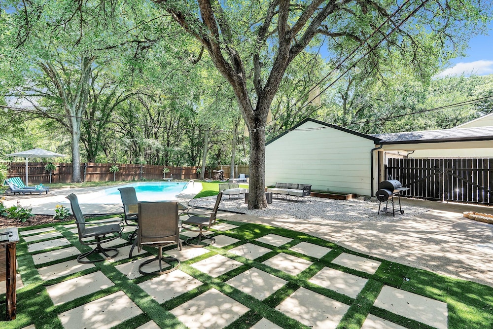 Stylish Flower Mound Home With Private Pool 5 Bedroom Home