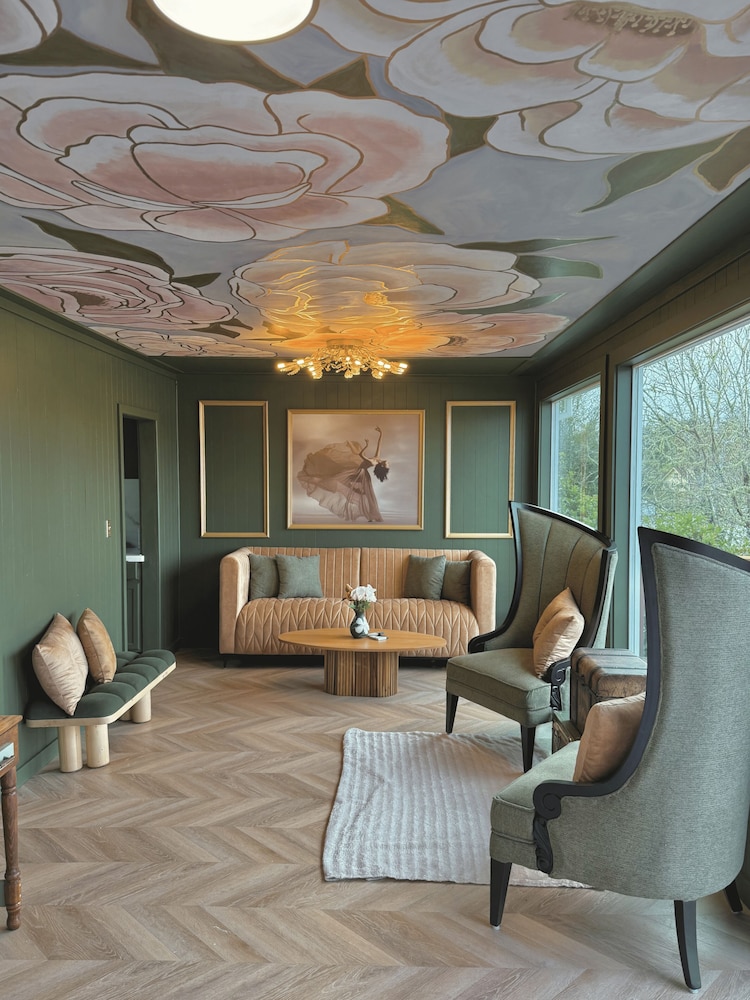The Florentine Waterfront Hotel