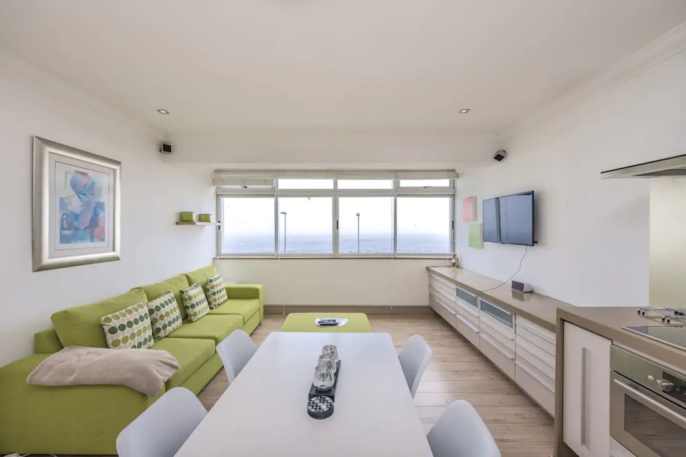 Spacious Studio Apartment With Full Ocean View at Mouille Point view 2