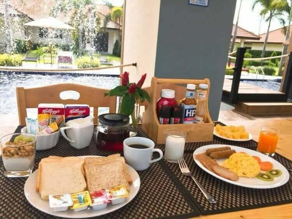 Hotel Tamara Resort Bangsary - Image 1