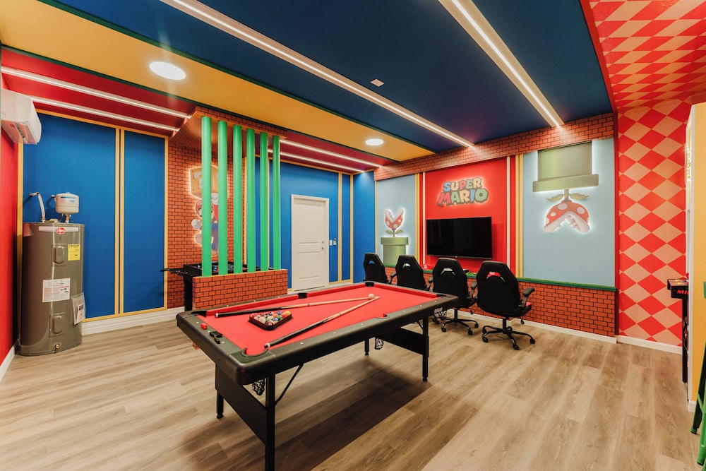 Stunning 8BR Pool Gameroom Minutes to Disney