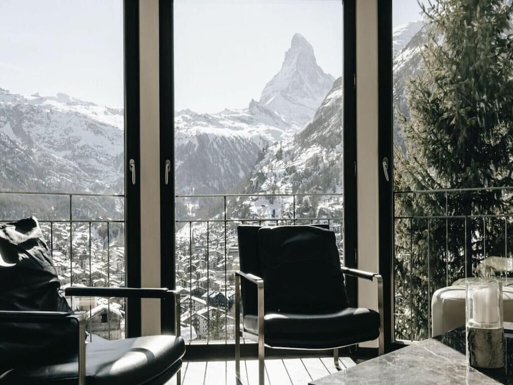 Charming 4-bedroom Apartment in the Heart of Zermatt