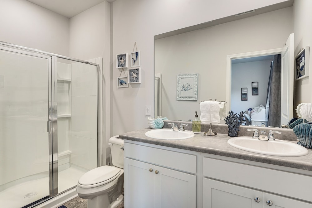 7 Mi to Dtwn Augusta! Modern Family Home
