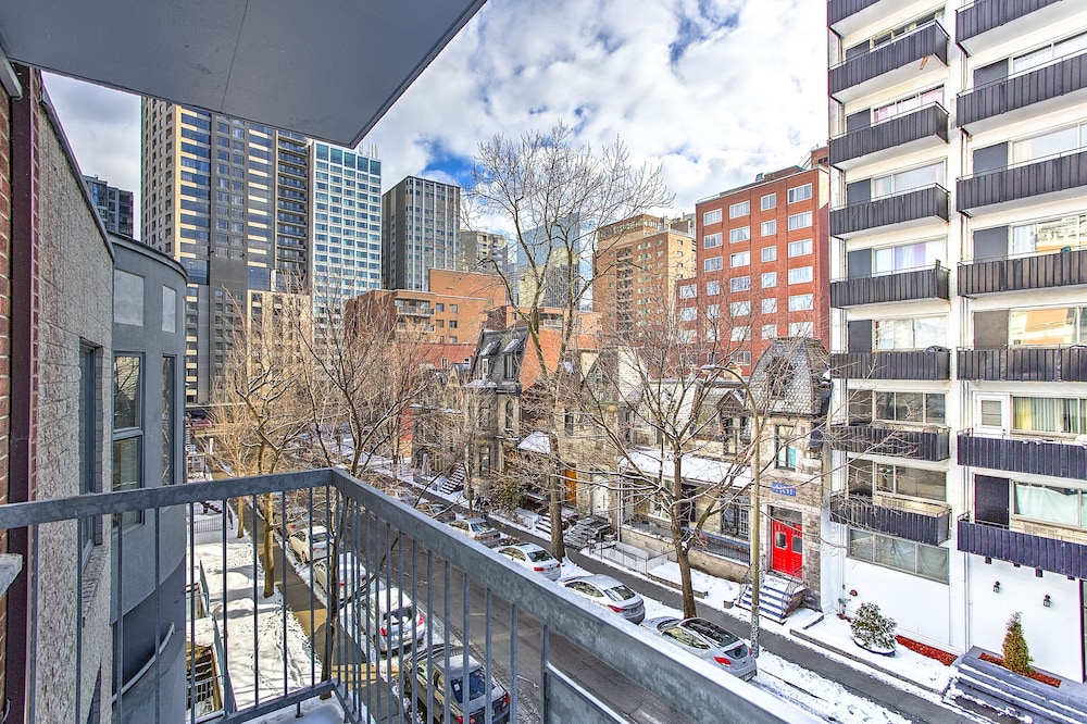 Destination Stays McGill Plaza DT MTL