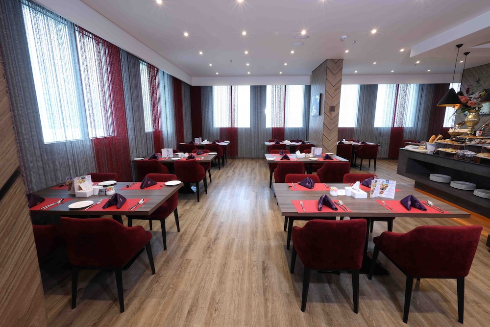 Al-Fujairah Vacations - Fortis Hotel - Property Image 11