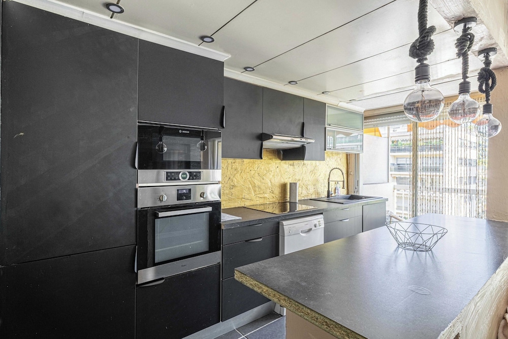 Modern Apt 1bd/4p With Large Balcony - Cannes view 5