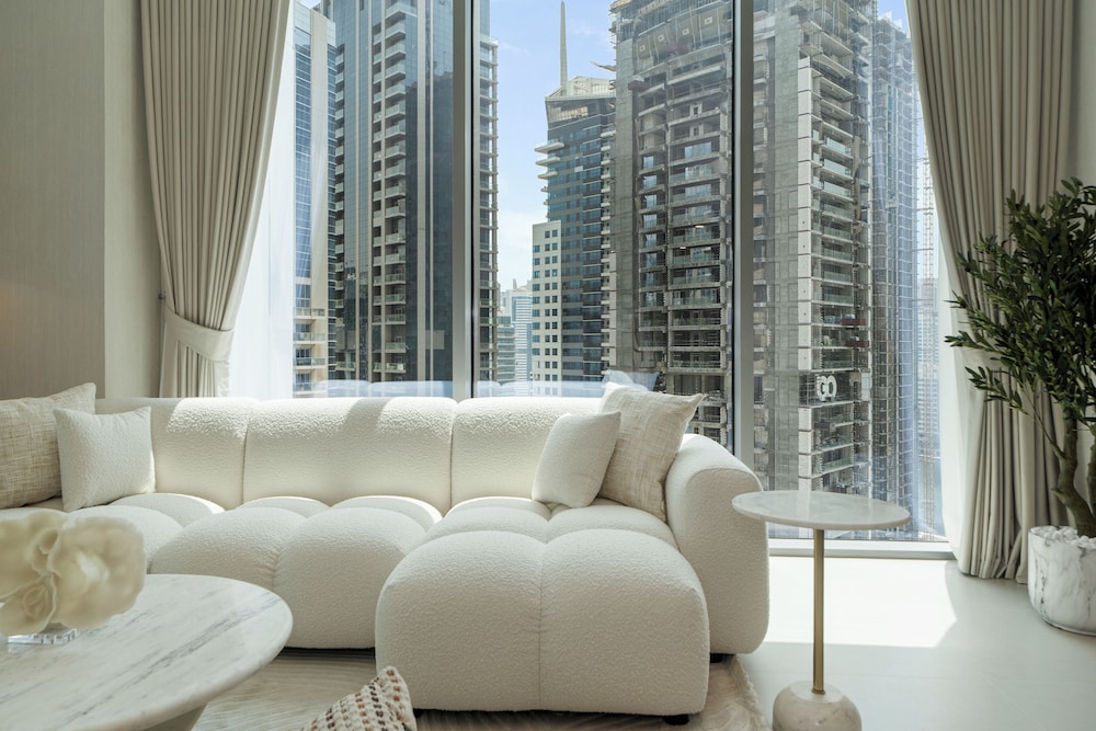 Experience 2BR Luxury Living  LIV Marina