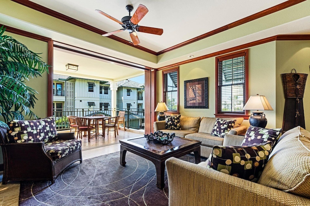 Hawaiian Unit Nearby Beaches, Restaurants, & Shopping - Vrkcv