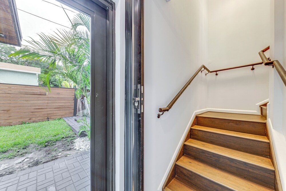 4 Mi to Beach: Modern Condo in Wilton Manors