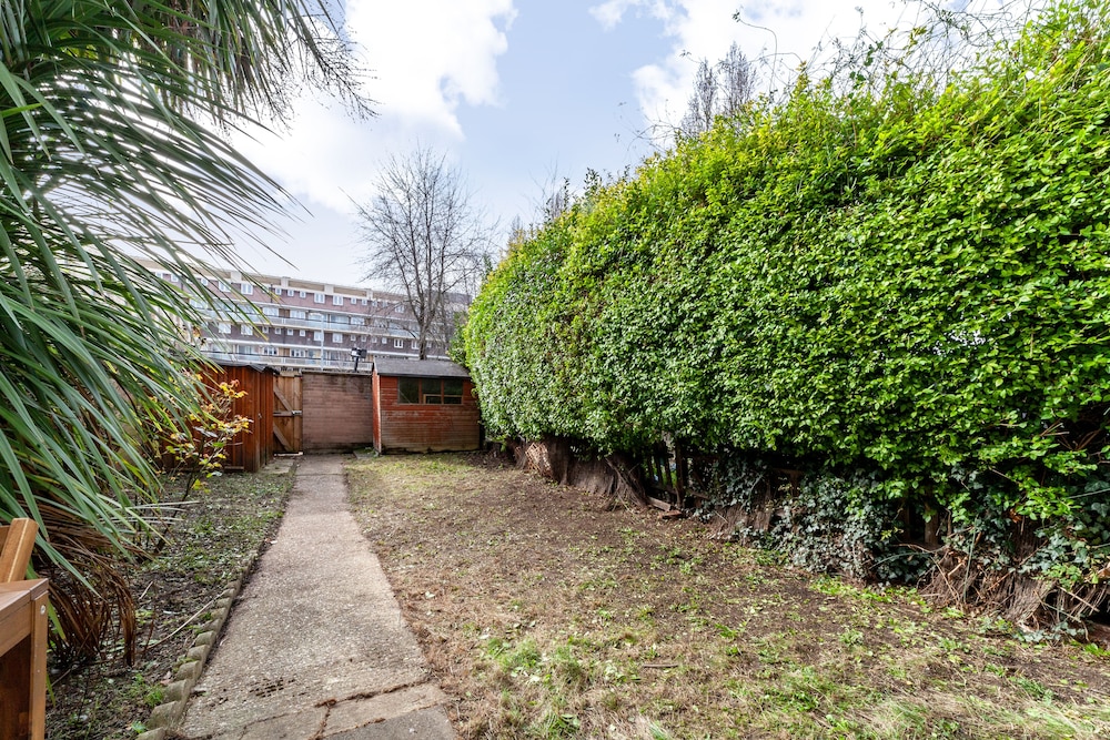 2 Bed Flat with Garden in Canonbury