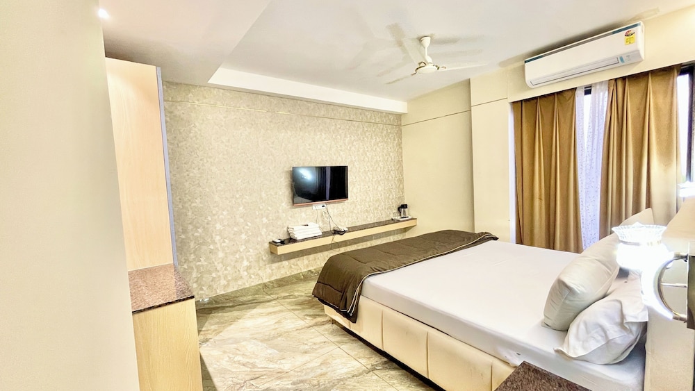 Premium Hotel M Shri near Mahakal Temple