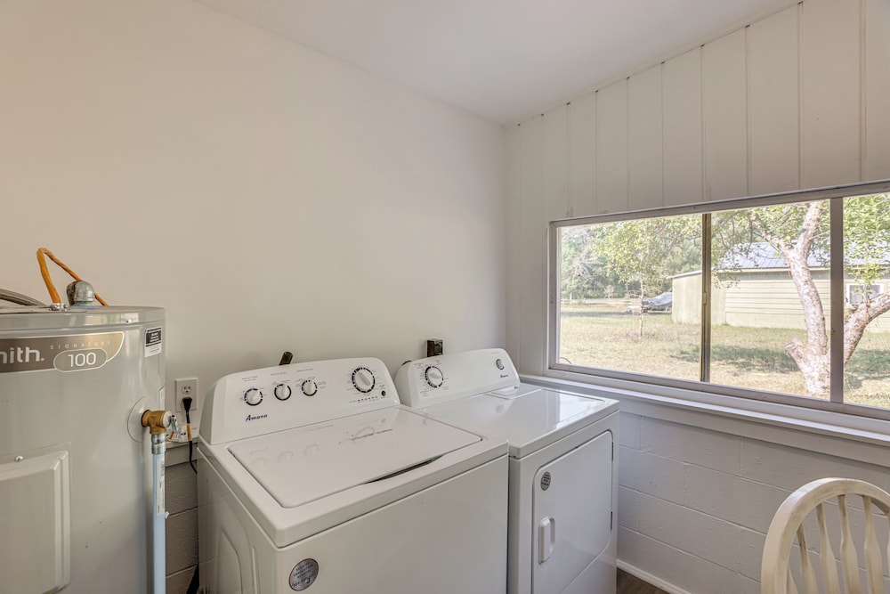 Pet-friendly Retreat: Over 3 Acres in Baldwin!