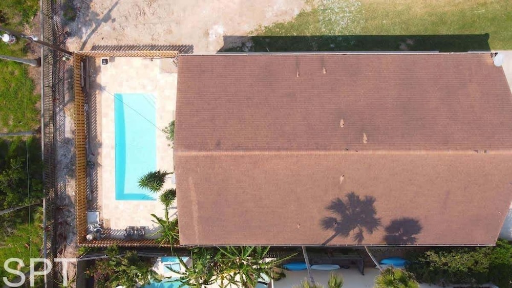 Large 3 Bedr Bay Views Pool Great Deck 3 Bedroom Condo