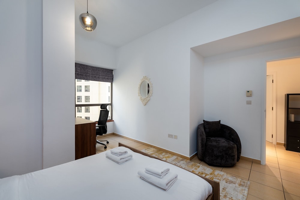 Cozy 3BR Space at JBR Beach Nearby