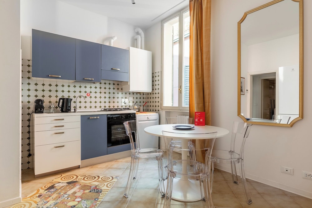Gombruti Vintage Apartment by Wonderful Italy