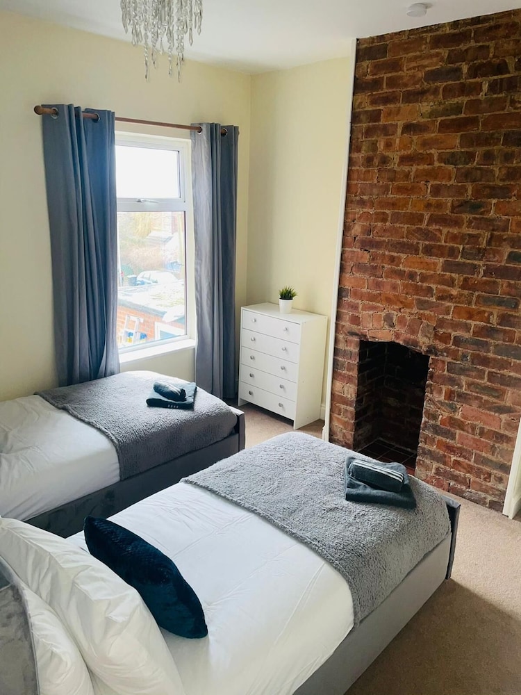 Selston House, Beautiful Cottage Home for 5 Guests, Cul-de-sac on Private Road view 2
