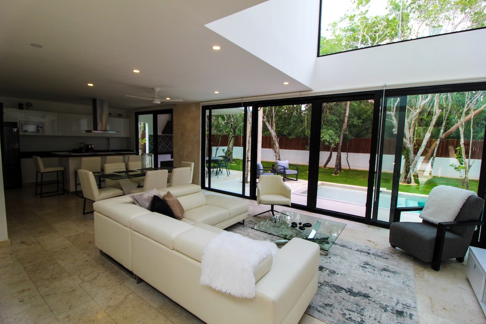Bahia Principe Vacation Rentals - Four-Bedroom House