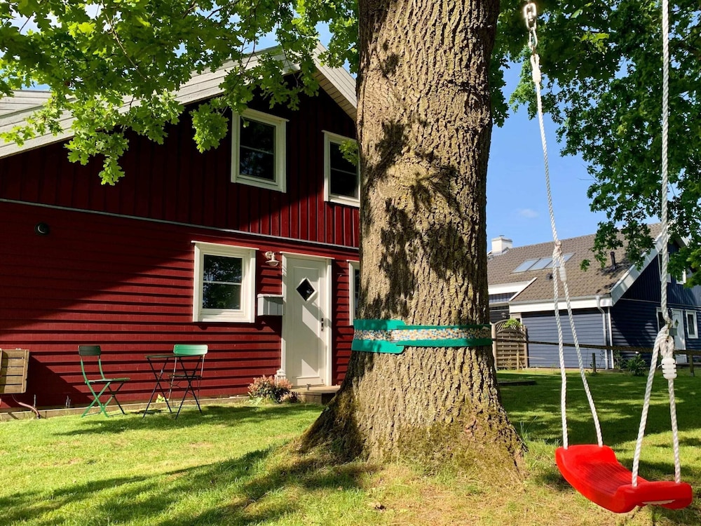 Lovely Holiday Home in Dummer Near Lake