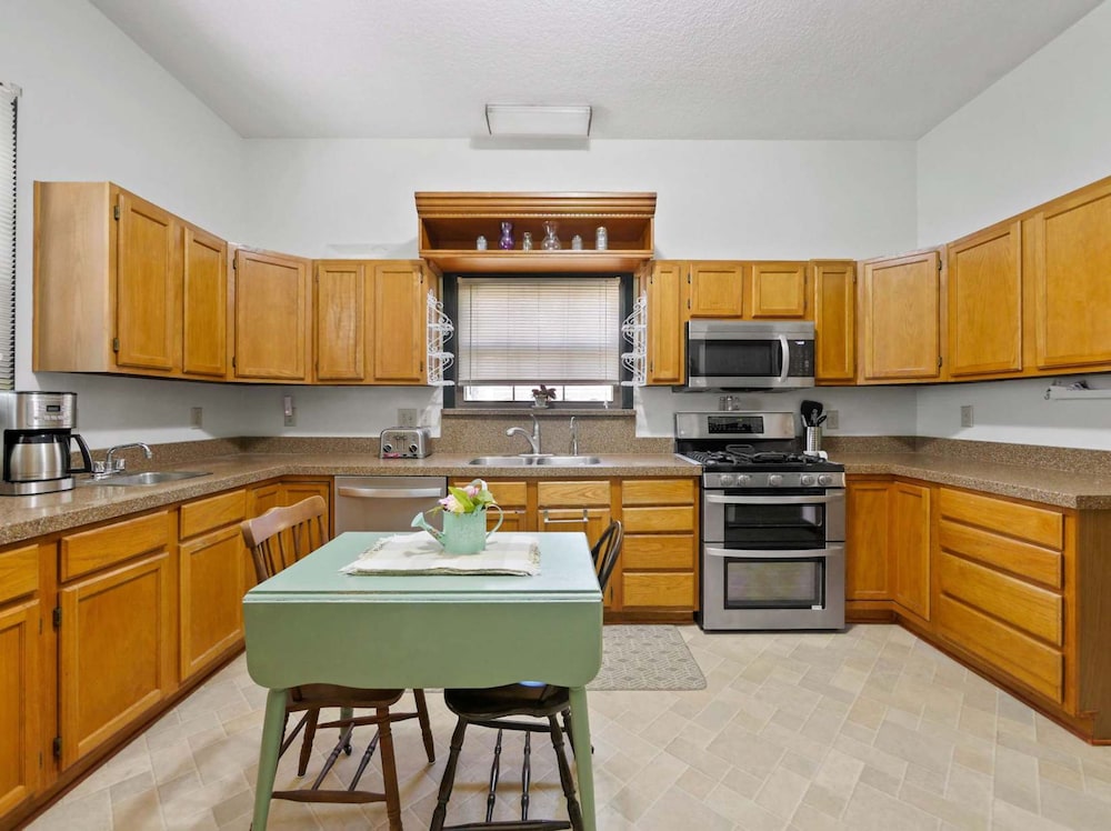 Charming Green Cove Historic Home 1st Floor Stay