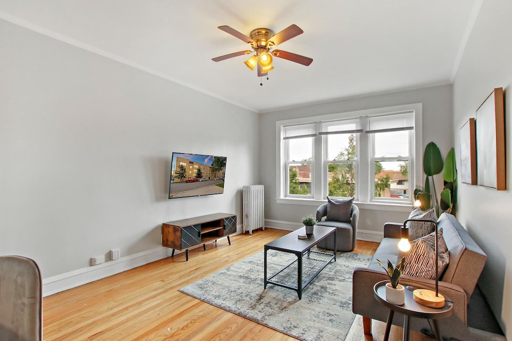Charming 1BR in Old Irving - Cullom B3