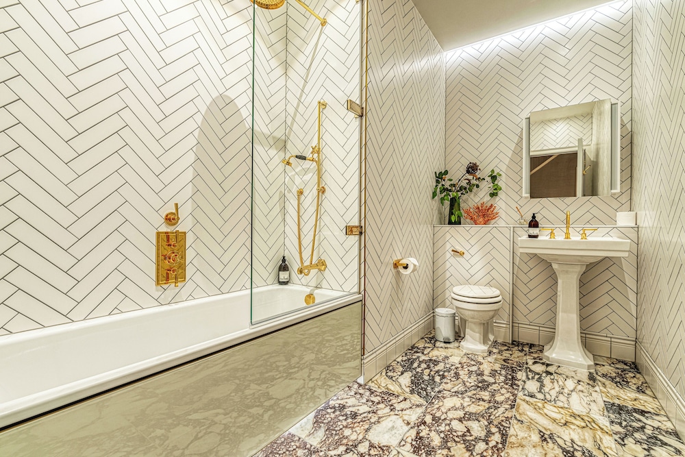 Luxury flats near Big Ben and London Eye