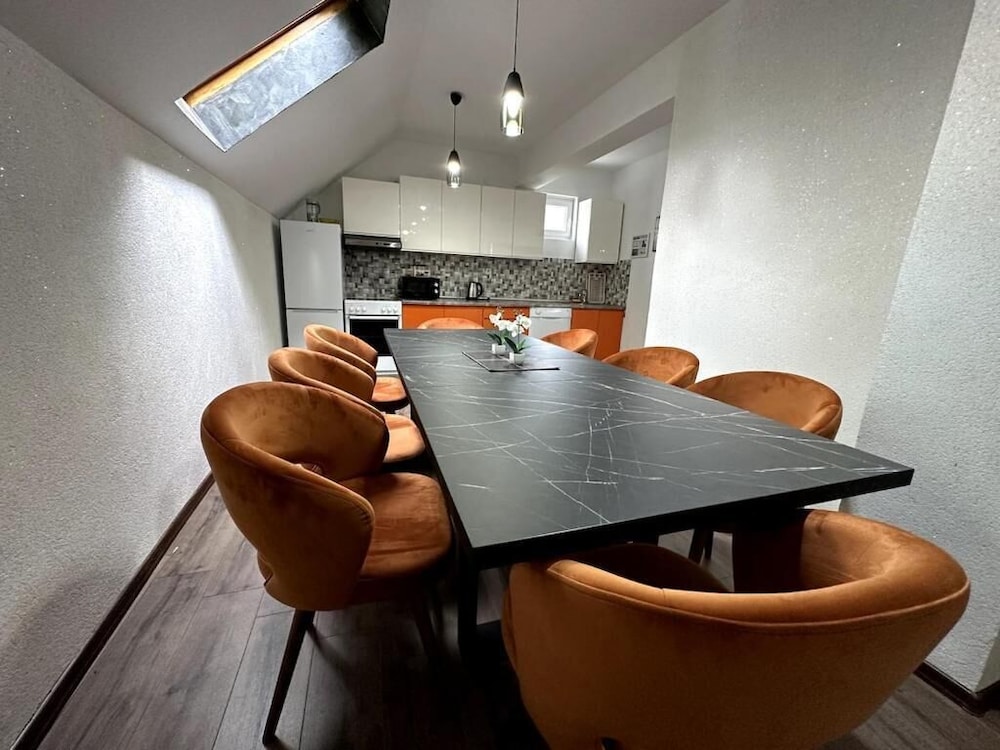 Rijeka Villa-Spacious 4BR with Pool