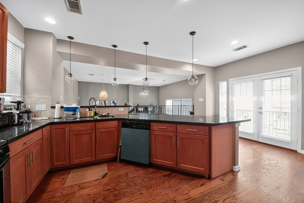 Stylish Houston Heights House 3 Bedroom Townhouse