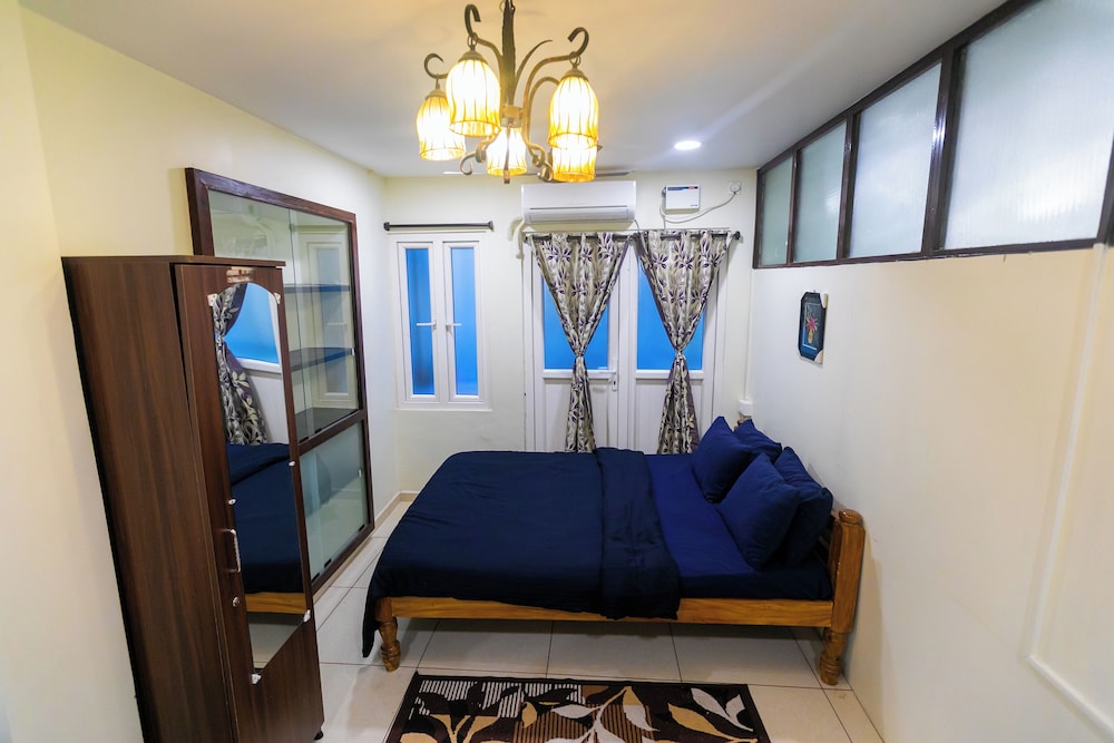 Roscotel Bay Stays 2BHK Near White Town view 3