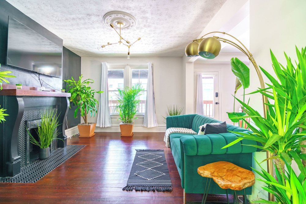 Jungle House Boutique Suites – Short North & Convention Center