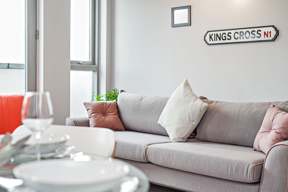 2 Bed Cozy Apartment near Regents Park with WiFi