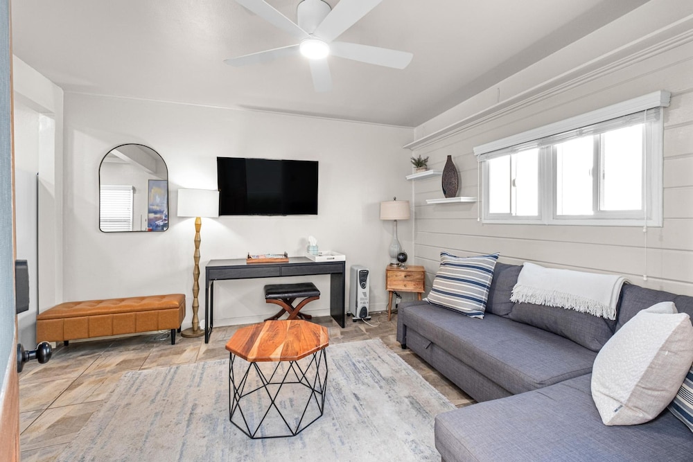 Beachside Apt With Laundry Steps to the Shore