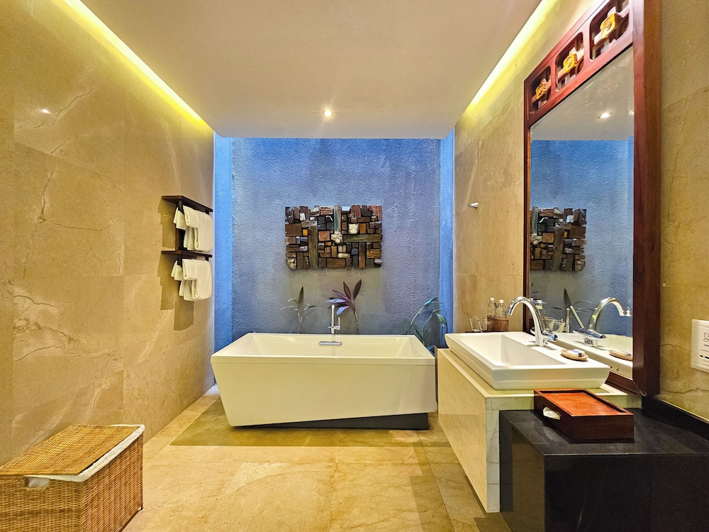 SEMINYAK ICON by Karaniya Experience