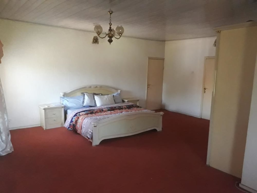 Hatfield Hotel
