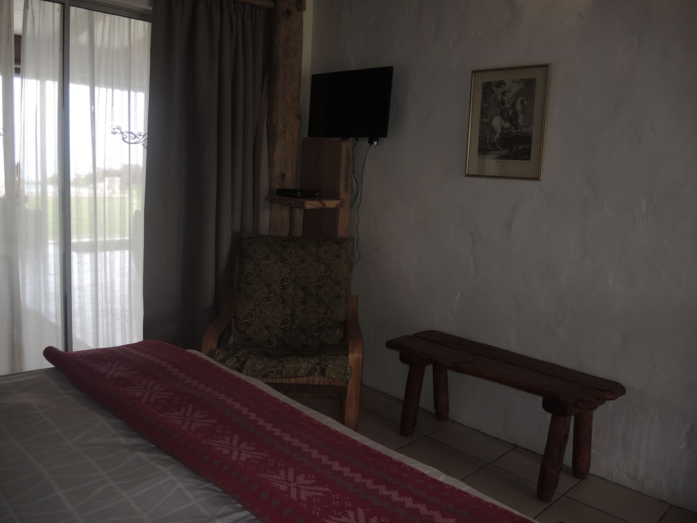 T'Niqua Stable Inn