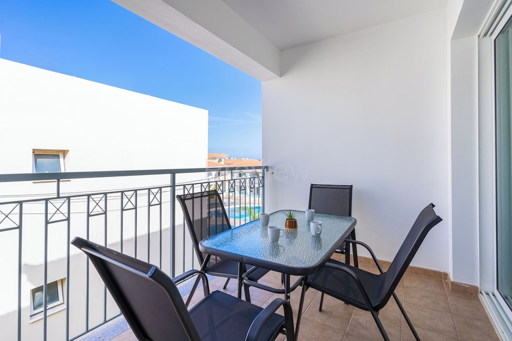 Quint - 2-Bedroom Apt & Pool in Protaras