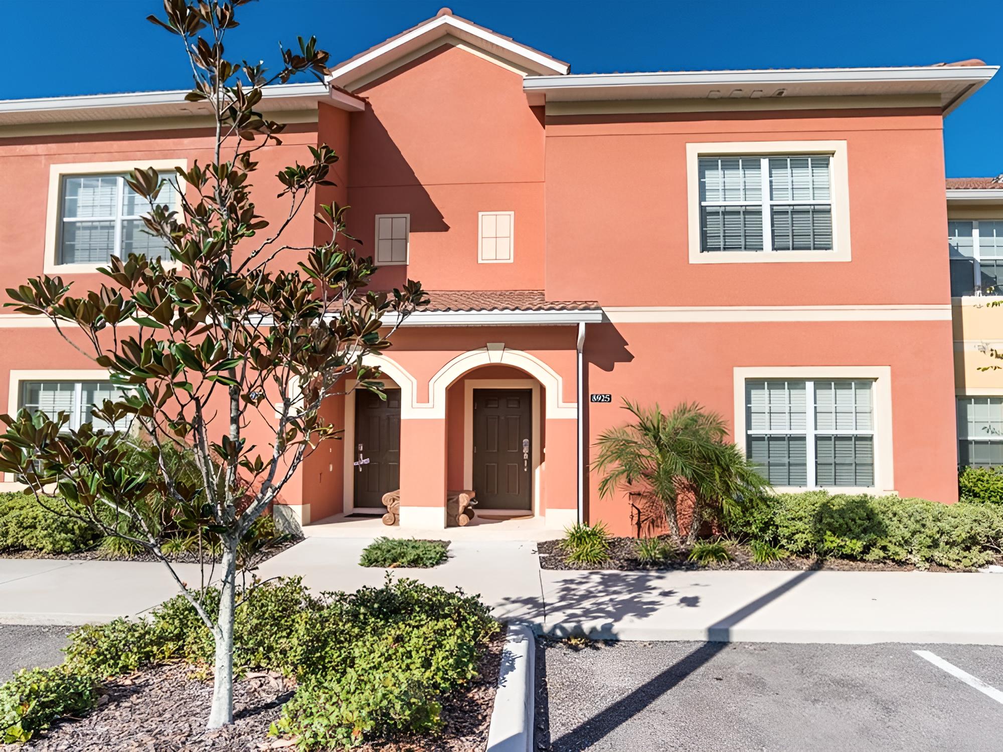 Paradise Palms 8925 - Image 1