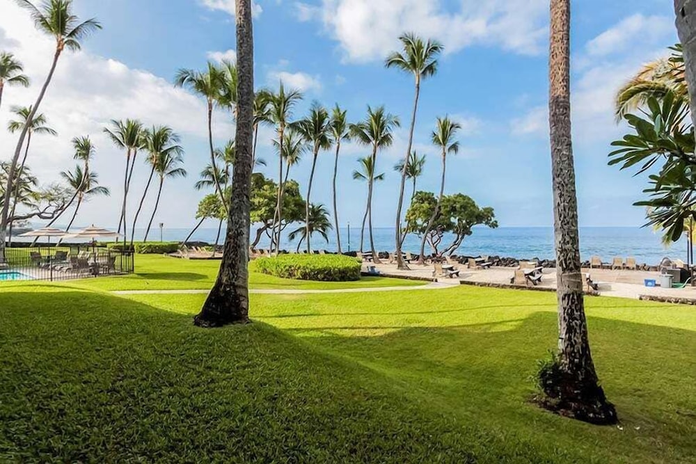 Private Ground Floor Corner Unit - AC & Hawaiian Ocean Views - Vrkcv